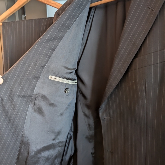 SOLD/// Strellson Striped Charcoal Suit 38/32 'Lucky Livio' - Picture 2 of 9